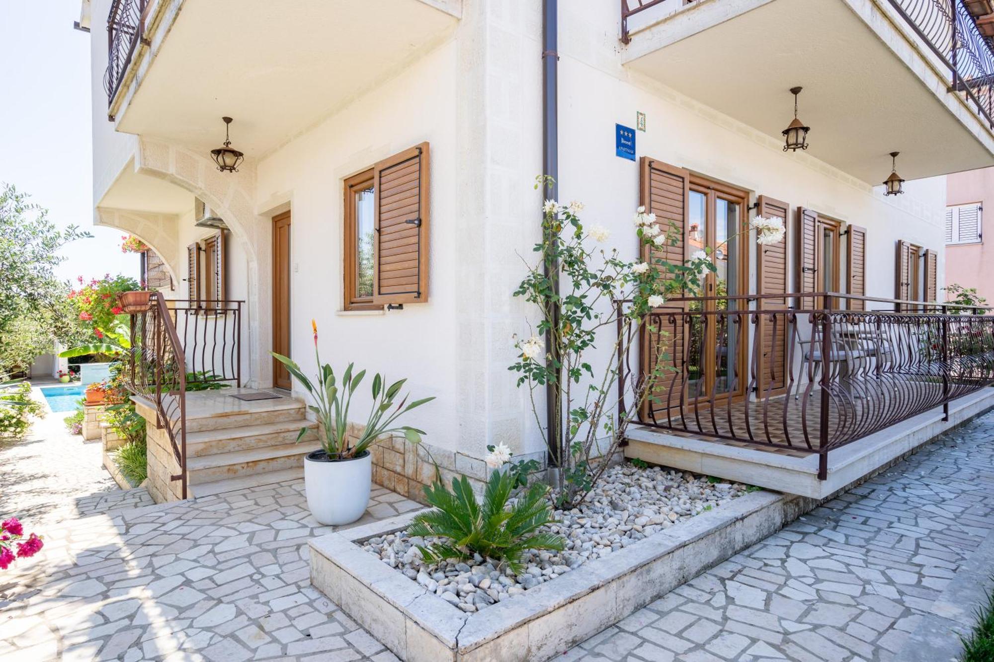 Apartments Maras 포레치 외부 사진