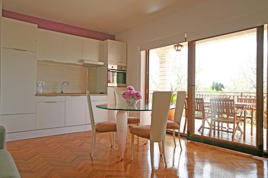 Apartments Maras 포레치 객실 사진